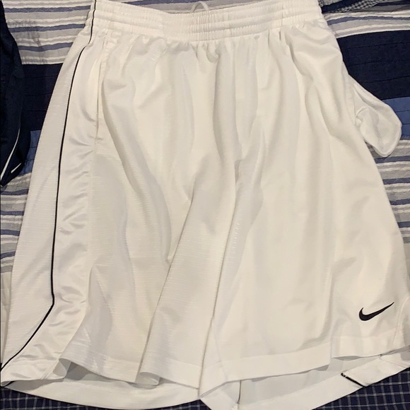 Nike shorts - Picture 1 of 2